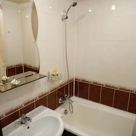 Metro Malinovka Hostel *
