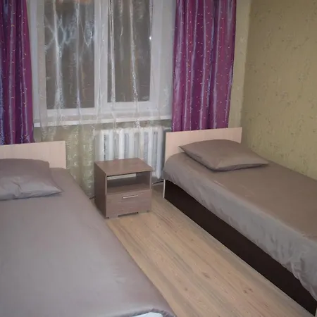 Metro Malinovka Hostel *