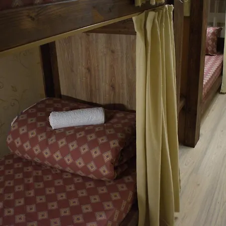 Hostel Metro Malinovka *