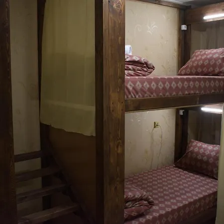 Metro Malinovka Hostel